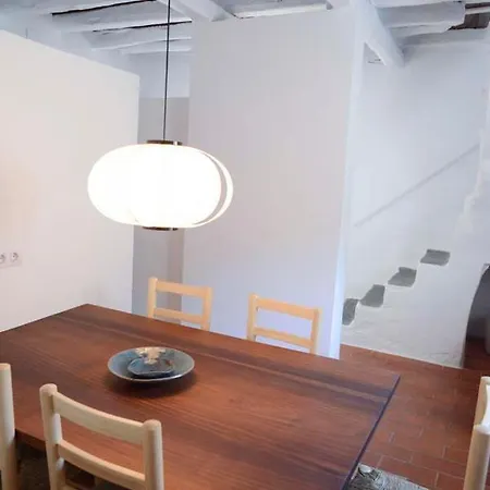 Cozy Townhouse In By Coderch Milá - Casa vacanze *
