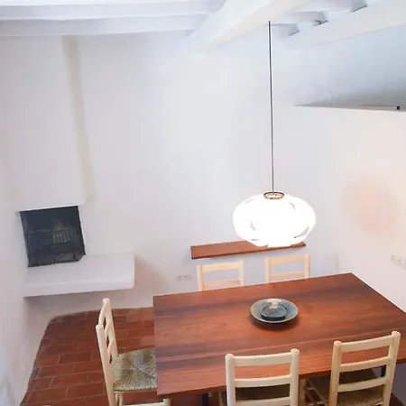 Cozy Townhouse In By Coderch Milá - *