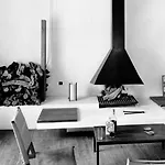 Cozy Townhouse In By Coderch Milá - Nyaraló