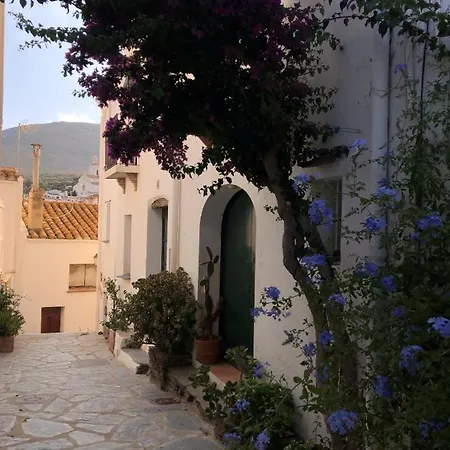 Cozy Townhouse In The Heart Of By By Ja Coderch * Cadaqués