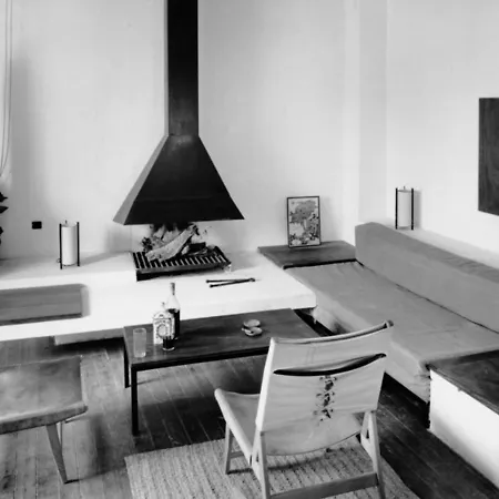 Cozy Townhouse In By Coderch Milá - Nyaraló